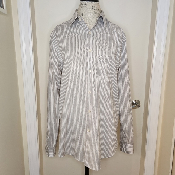 Perry Ellis Men's pinstripe dress shirt - Picture 1 of 10